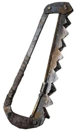 Folterwerkzeug Knochensäge